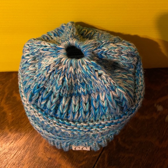 CC Children Pony Tail With 4 Tone Beanie - Picture 2 of 4